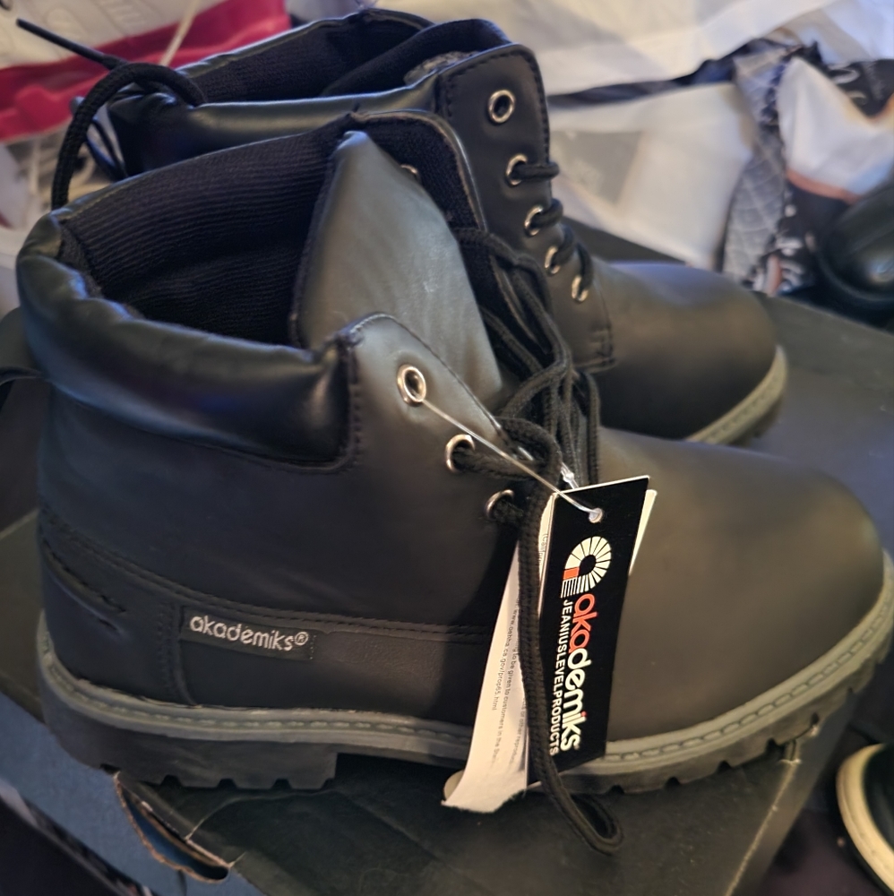Boys akademiks boots